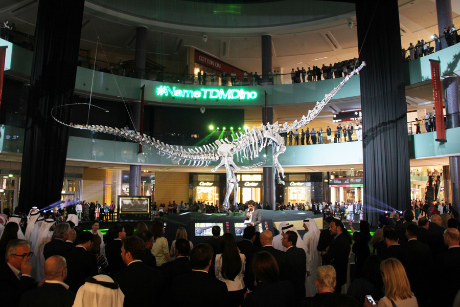巨型恐龙骨骼化石入住迪拜购物中心