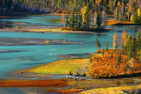 ����˹ �½��������������죬������9�µ׺�10�³���ʫ�ˡ����ҡ���Ӱ�Һ��ڶ��οͱ㿪ʼ�����Ű���̩ɽ������˹�����С��ڿ���˹���ϣ��ں�ľ���ڰ׹��ͣ����������ǵ���Ӱ���������ޱ���ɫ��������������������Ϊ��ɽ�Ա��й�������ȥ�����˿̣������������ݻ��뼫�¡���Щ����Ȼ�ĳ�ʥ���ǣ������ſ���˹����ɫ��ȥ�ġ�ȷ�е�˵���Ǳ�һ��Զ���������ٻ���������Ю��ȥ��