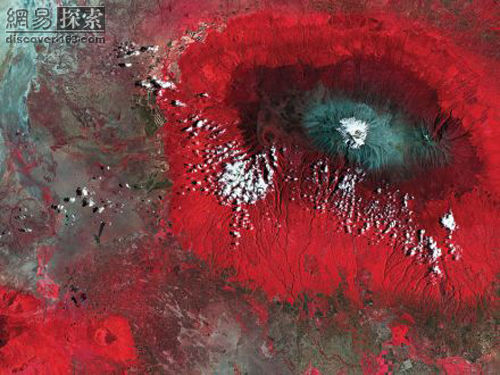 十大地球卫星照:海底火山爆发