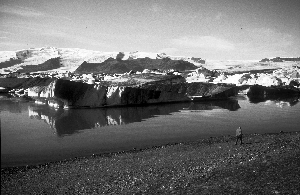 冰川湖形成的快，消失的也较快。图片 CFP